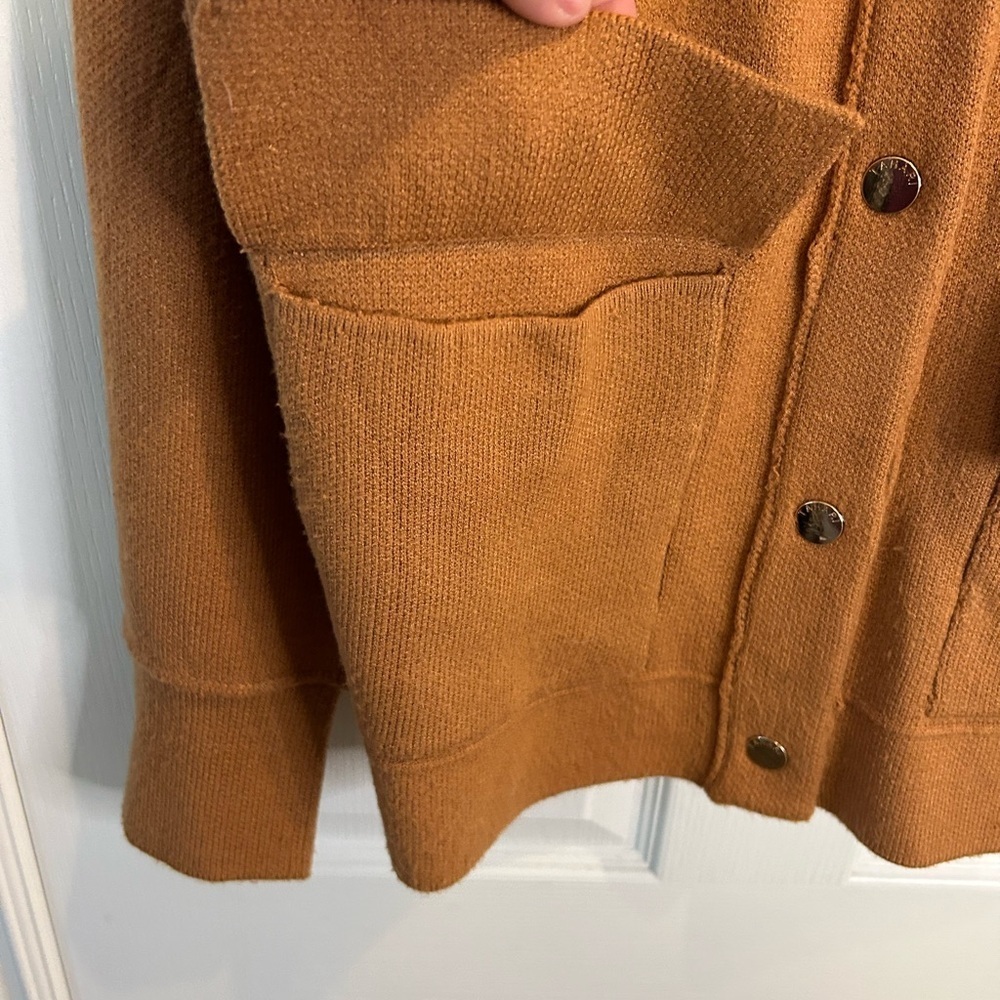 🧡”Tahari” Rust Brown Very Soft Gold Button Front Cardigan w/ Pockets Size M🧡 - Picture 4 of 15